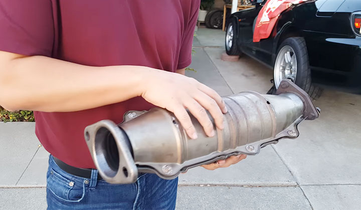 Noisy Catalytic Converter