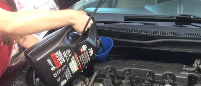 How Much Oil Does a 2013 Honda Civic Take