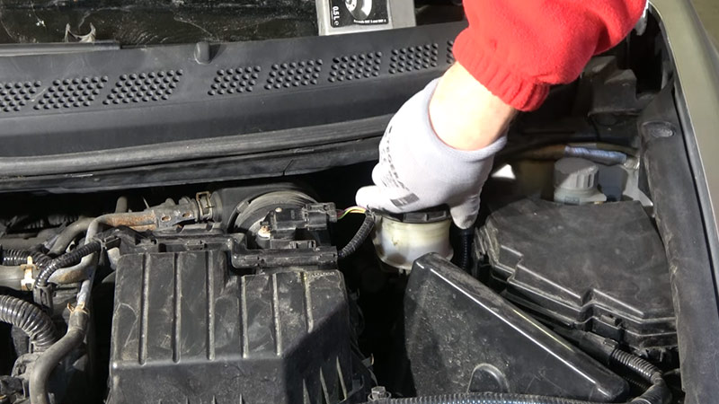 Honda Civics require regular topping up of the fluid levels in order to keep them running smoothly. Make sure you do this at least once a month, and more often if your Civic experiences heavy use or is stored outside for long periods of time.