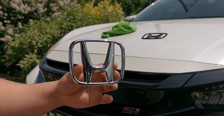 Remove Honda Civic Emblem