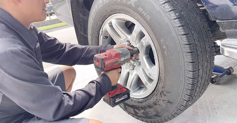 Tighten the lug nut properly