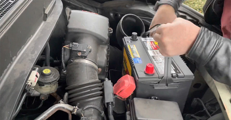 Replacing the Battery in a Honda Pilot