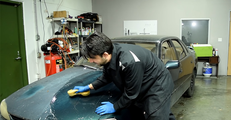 How to Repair Damaged Clear Coat on a Car