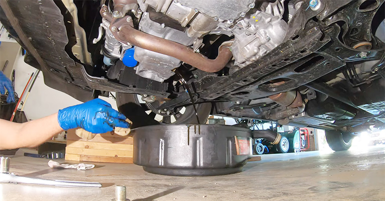 Oil Change: Keeping the Heart of Your Honda Healthy